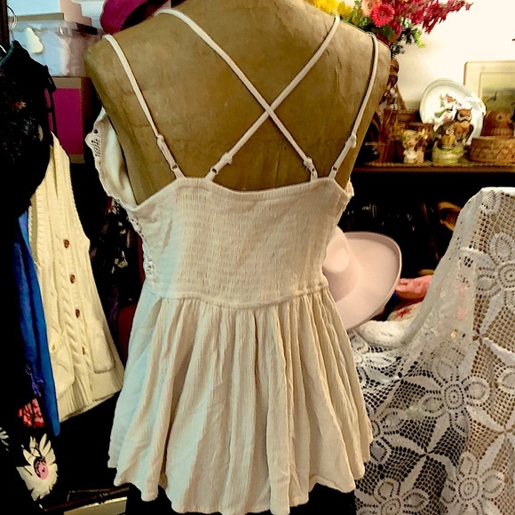 Maurice’s- retro bohemian cami top- beige cream, cross cross straps, gauze/lace - Picture 3 of 9